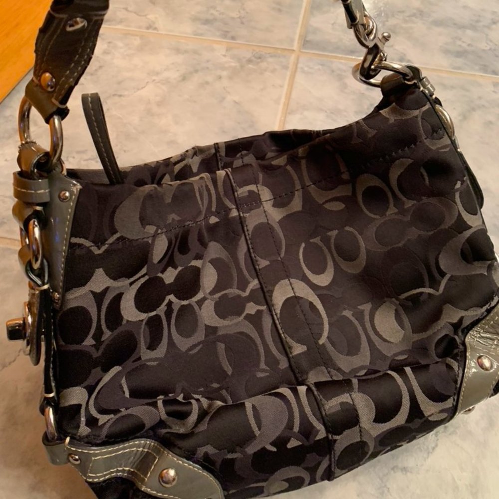 Caoch Carly Hobo Bag